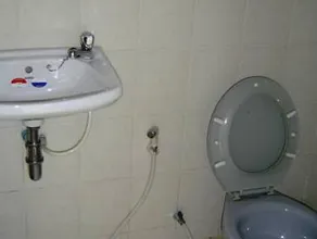 Fame Guesthouse - Image 5