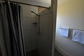 Kennedy Drive Boutique Motel & Nursery- Close To City Centre & Airport - 24 Hour Self Check-In - Image 5