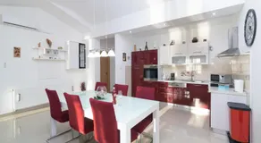 Seabreeze Apartments with Shared Jacuzzi - Image 5