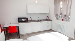 Loft 82 Apartments - Image 5