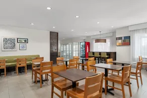 Garner Hotel Madison - Huntsville Airport by IHG - Image 5