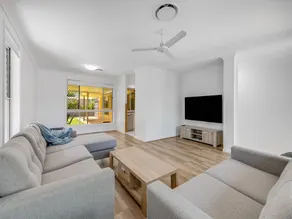 Pet-Friendly Retro Beach House - Walk to Dog Beach - Sleeps 8 - Image 2