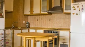 Beautiful apartment (very high ceiling) next to the beach with 2 separate bedrooms - Image 3