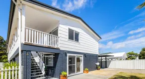 Shoal Bay Beach House Three - Image 5