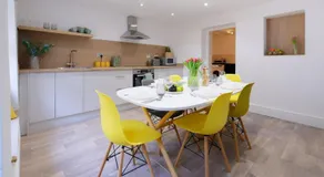 3 Bed Modern Cottage near Hiking Trails & Parks - Image 4