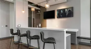 Jeffjack Heated Pool Penthouse in Chicago's West Loop - Image 5