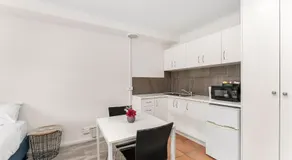 Box Hill Studios Accommodation - Image 2