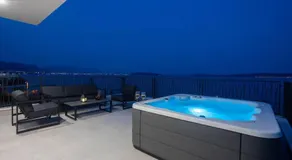 Beachfront Villa Sol&Mar with heated pool and jacuzzi - Image 4