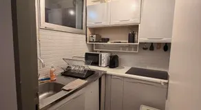 Studio-Hyères: Piscine, Plages et Port à Proximité, Parking Inclus, Idéal Vacances - Image 3