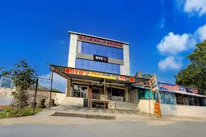 SPOT ON Raja Grand Hotel - Image 4