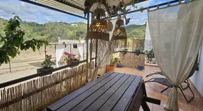 Spacieux appartement de vacances adapté aux familles avec barbecue et piscine | Vue panoramique - Image 4