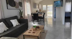 Irie Rock Cottage - Close to the Beaches and Attractions, Spa Treatment- Discovery Bay, St Ann - Image 2