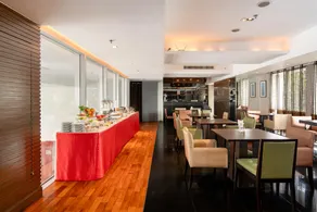 Lily Hotel Bangkok - Image 2