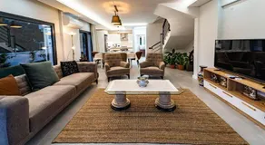 merkezde 8 kişilik özel havuzlu villa - Image 3