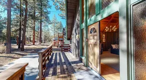 Pinewood Haus ~ Beautiful & Convenient 1960s Cabin w/ Wood Stove, near Skiing & Lake Attractions - Image 4