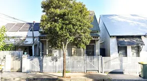Cozy Newtown Terrace - Image 5