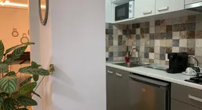 Mery Deluxe Apartment - Image 5