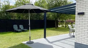 Holiday Home with Pet-Friendly Garden - Image 5