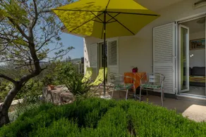Holiday Home Flower House - Image 4