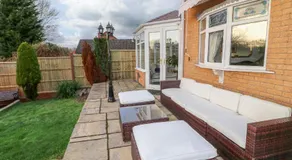 Ivys End Boutique Chic Manor Cottage Elegant & Sophisticated Retreat in Loughborough offering 3bedrooms - Image 5