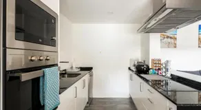 Lovely 1-bedroom apartment with parking ocean view - Image 3