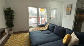 Charming 3BR Suite Near Downtown, General Hospital - Image 2