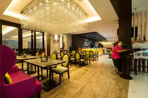 Lenox Hotel - Image 4