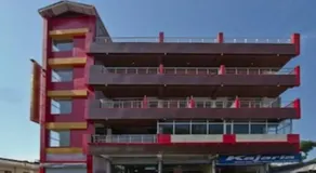 Red carpet hotel - Image 3