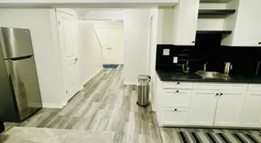 Sky Cove - Modern Comfort, Simple, Cozy, Central - Image 4