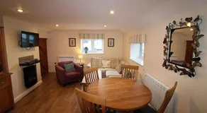 Mill House Cottage, on a Fishing Park near Brampton with hot tub - Image 4