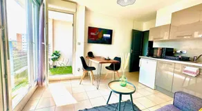 Lumineux T1 : balcon, TV sat&VOD, proche Part-Dieu & Université - Image 3