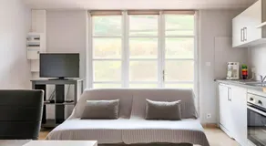 Voll ausgestattetes Studio mit Grill, Pool und Terrasse | Gartenblick - Image 3