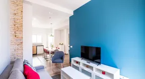 Spacious Apartment with Great Views - Image 2