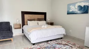 The Shifting Whispering Sands Guesthouse - Image 2