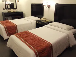 Alicia Hotel & Restaurant - Image 2