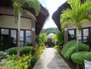 Kahuna Beach Resort and Spa - Image 4