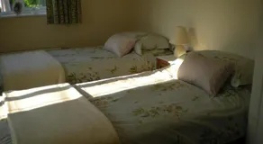 Hillside Cottage - Image 2