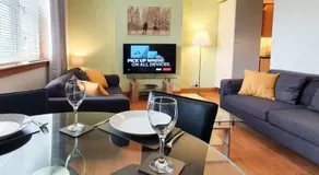 Parkgate Apartment - Near M90, Amazon, Edinburgh - Image 2