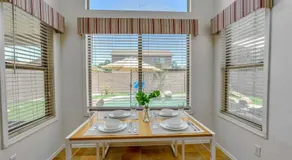Great location near shopping & entertainment - Image 4