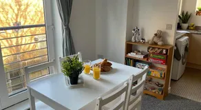 Simple 2-bedroom 1.5 bath apartment in Thornhill - Image 2