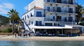 Niko's Beach Suites No1 - Image 3