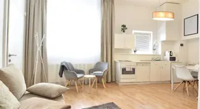 Hidden Gem in Central Innsbruck with free Parking - Image 2