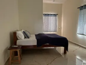 Deluxe Queen Room - Image 3