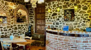 Iaspis Guesthouse - Image 3
