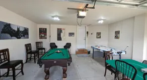 Entire Home in Niagara Region, 6 bedrooms, 5 baths with a game room, arcades - Image 4