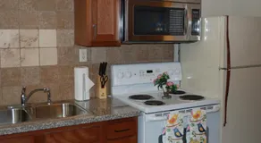 El Rancho Motel - Image 2