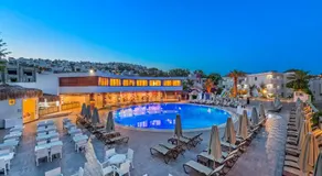 Bendis Beach Hotel - Image 2