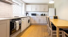 3-Bed Didsbury M20 Parking Long Stays - Image 4