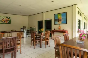 Urbanview Hotel Griya Astoeti 2 Cisarua Puncak - Image 3