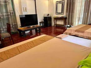 MARIKINA 32 sqm Studio for Transients w WiFi 40 inch TV Parking - Image 5